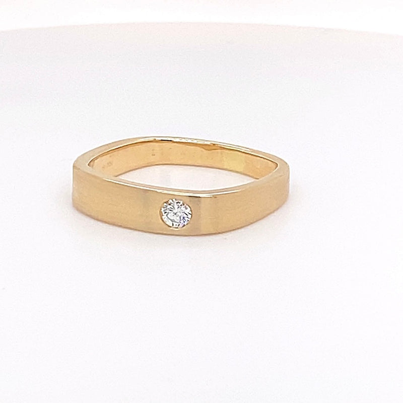 Noble men's ring in 18 carat yellow gold with diamond - handmade 