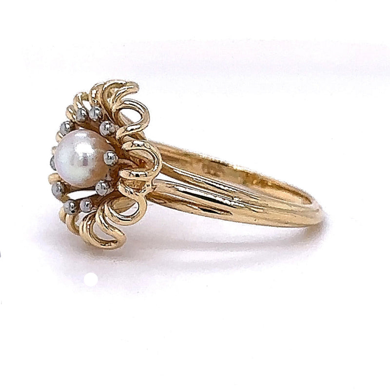 Unusual yellow gold ring in 18 carat with Akoya pearl - handmade 