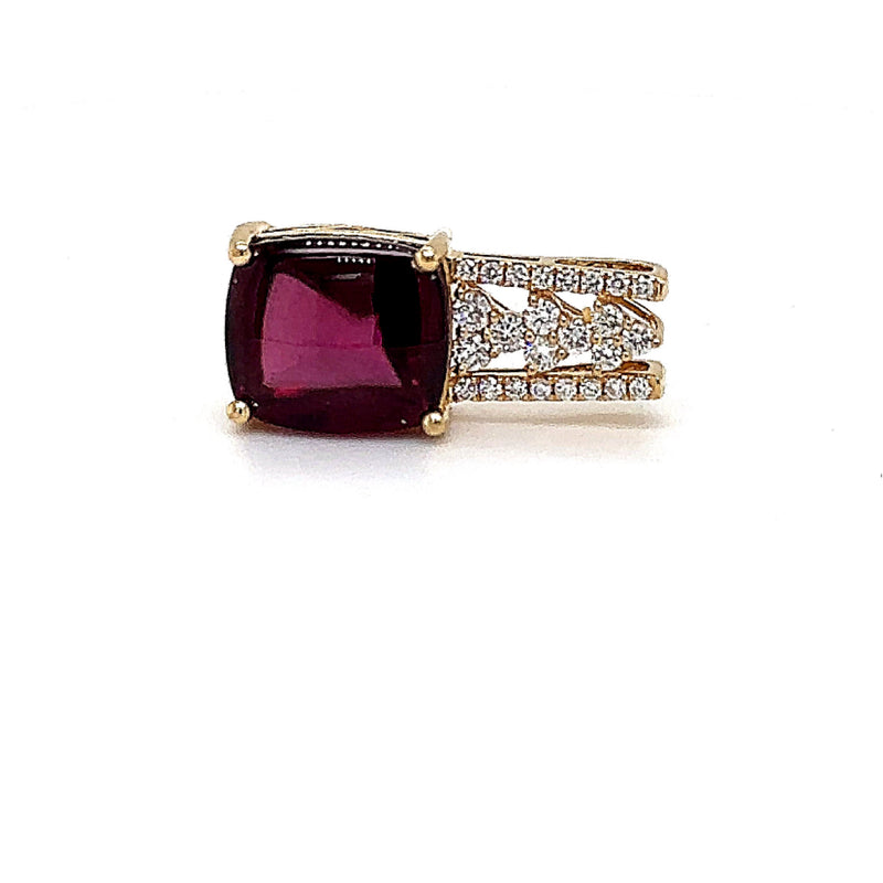 Modern gemstone pendant in 18 carat yellow gold with large rhodolite and fine brilliant-cut diamonds