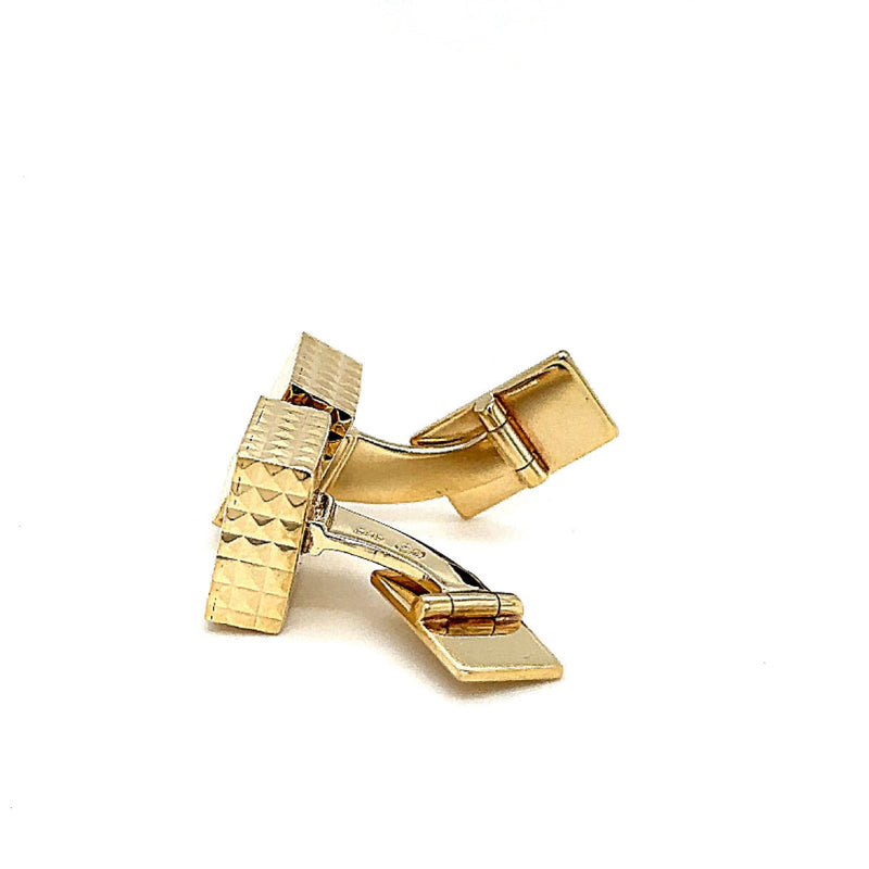 Elegant cufflinks in 14 carat yellow gold with attractive decoration