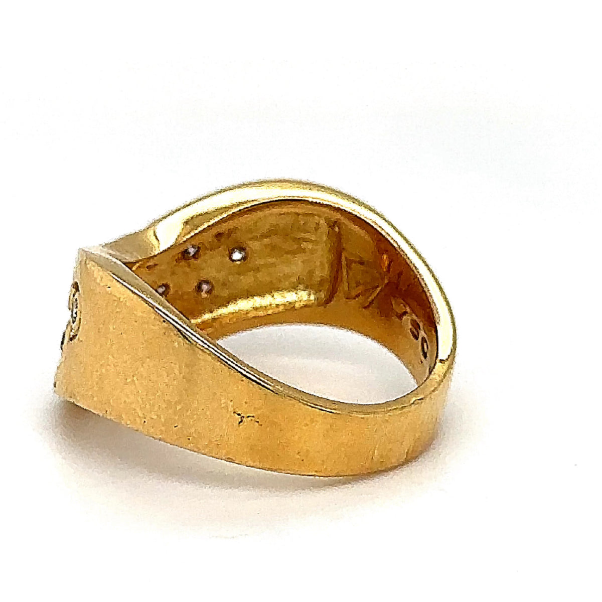 Elegante geelgouden ring van 18 karaat met zeer fijne diamanten