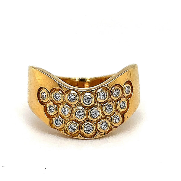 Elegante geelgouden ring van 18 karaat met zeer fijne diamanten
