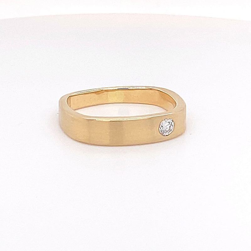 Noble men's ring in 18 carat yellow gold with diamond - handmade 