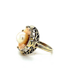 Vintage ring in 14 carat yellow gold with Akoya pearl and elegant decorations 