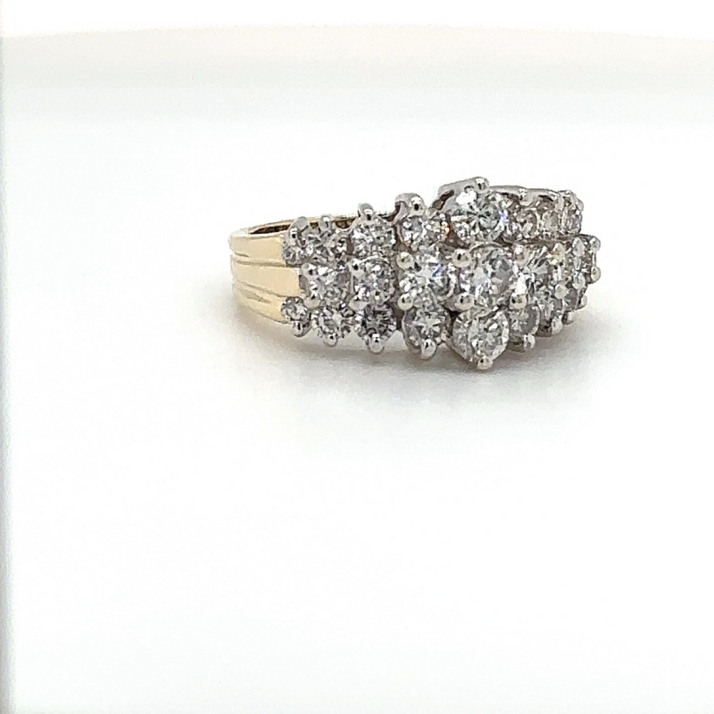 Elegant vintage piece of jewelry in 14 carat with 2 carat brilliant-cut diamonds 