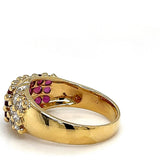 Edele geelgouden ring van 18 karaat met zeer fijne robijnen en briljant geslepen diamanten