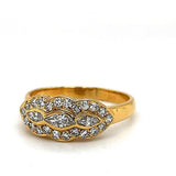 Bijzondere geelgouden ring van 18 karaat met Navett briljant geslepen diamanten en diamanten