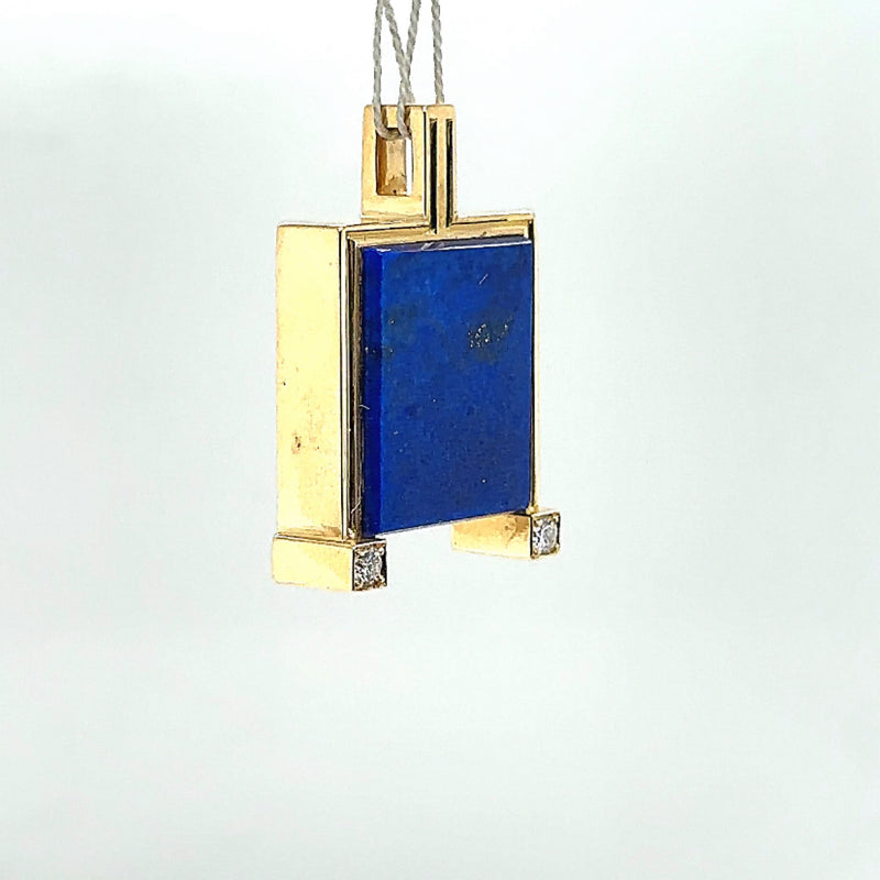 Elegant pendant in 18 carat yellow gold with fine lapis lazuli and brilliant-cut diamonds
