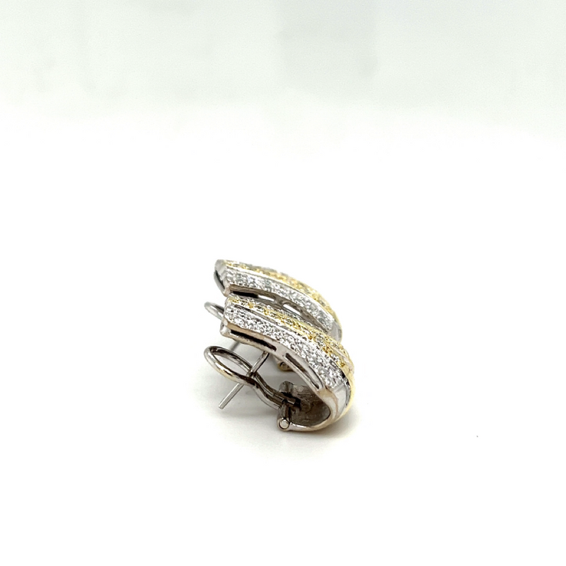 Elegant vintage earrings in 18 carat bicolor with very fine diamonds 