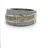 Elegante witgouden ring van 18 karaat met briljant geslepen diamanten en prinsesgeslepen diamanten 