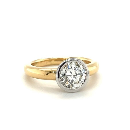 Edele solitaire ring van 18 karaat met een enorme briljant geslepen diamant van 1,79 karaat - solide en tijdloos handwerk 