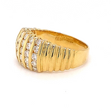 Elegante geelgouden ring van 18 karaat met fijne diamanten