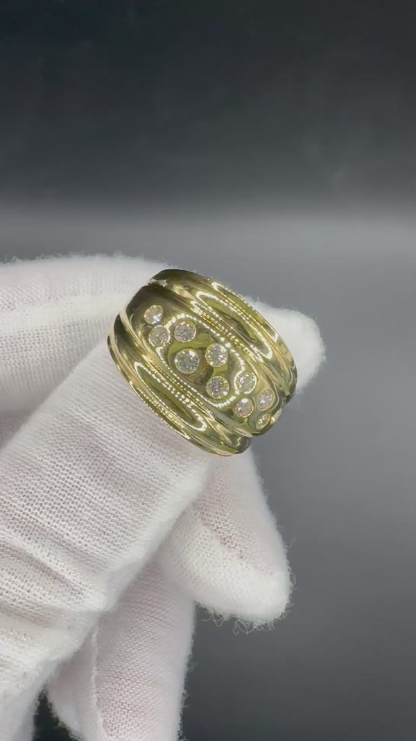 Leuchtender Ring in 18 Karat Gelbgold mit feinsten Brillanten