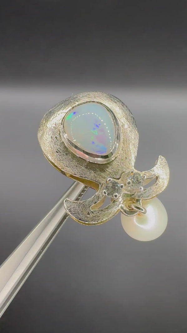 Dekorative Vintage Brosche/Anhänger in 14 Karat Gold mit Opal, Brillanten & Perle