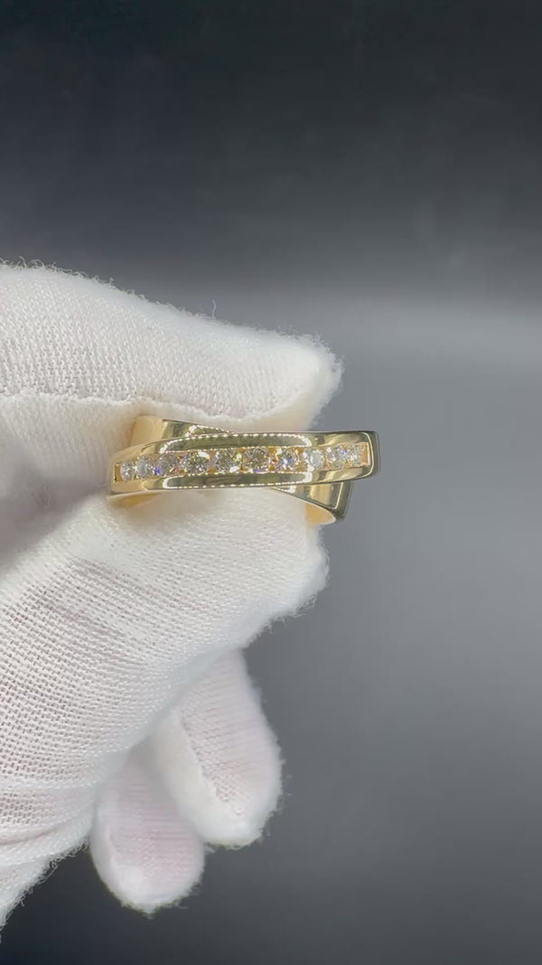 Moderner Design-Ring in 14 Karat Gelbgold mit feinen Brillanten