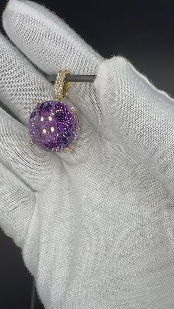 Moderner Anhänger in 14 Karat Gelbgold mit feinen Amethyst & Brillanten
