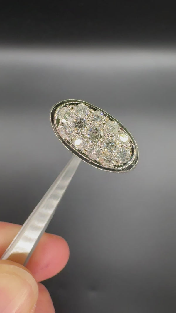 Massieve 18k witgouden ring bezet met zeer fijne pavé briljant geslepen diamanten