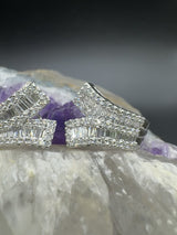 Aufregende Ohrringe in 18 Karat Weißgold mit Brillanten & Diamant-Baguettes