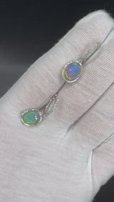 Moderne Opal Ohrringe in 14 Karat Weißgold mit feinen Brillanten