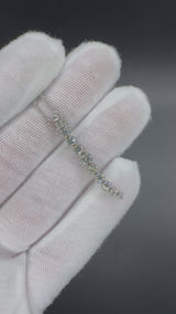 Zeitloses Collier in 14 Karat Weißgold mit feinen Brillanten