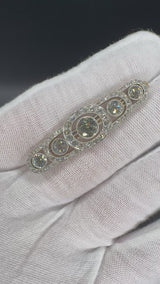 Eindrucksvolle Art-Deco Brosche in 14 Karat Gold mit großen Altschliff Diamanten