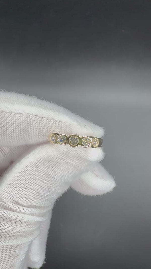 Massiver Halbmemory Ring in 14 Karat Gelbgold mit feinen Brillanten