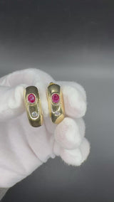 Zeitlose Halbkreolen in 14 Karat Gelbgold mit Rubin und Brillanten