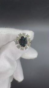 Eleganter Ring in 14 Karat Weißgold mit blauem Saphir & Brillanten