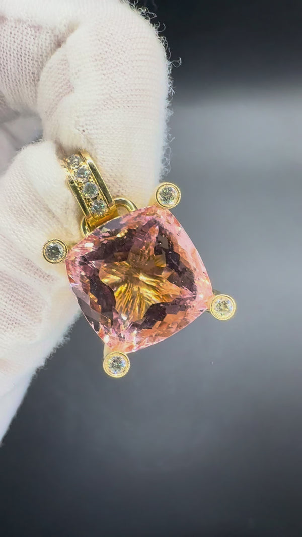 Hochfeiner Morganit Anhänger in 14 Karat Gelbgold mit Brillanten - Handarbeit