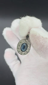 Zeitloser Anhänger in 14 Karat Weißgold mit feinem Saphir & Brillanten