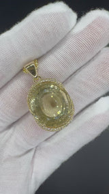 Beeindruckender Anhänger in 14 Karat Gelbgold mit riesigem Goldberyll & Brillanten