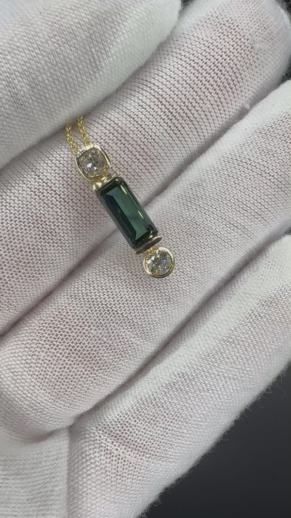 Zeitloser Turmalin Anhänger in 14 Karat Gelbgold mit Diamanten