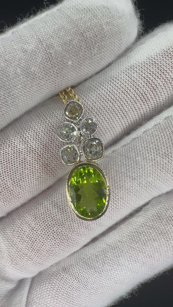 Moderner Peridot Anhänger in 14 Karat Bicolor Gold mit großen Diamanten
