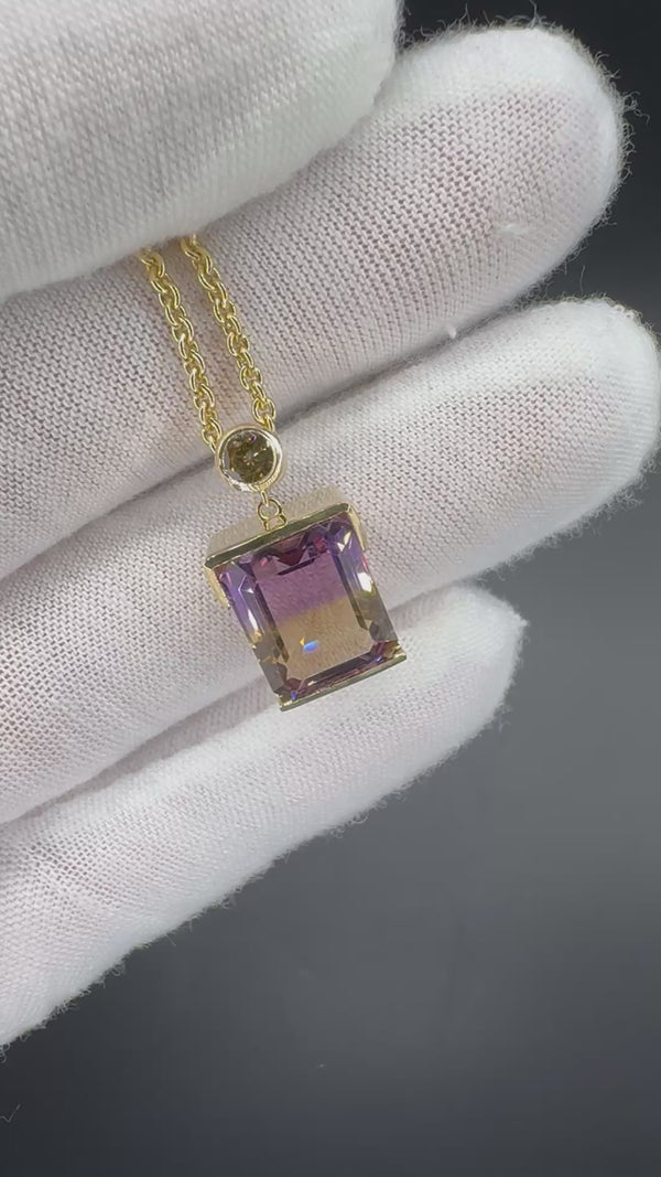 Moderner Ametrin Anhänger in 14 Karat Gelbgold mit Fancy Brillant