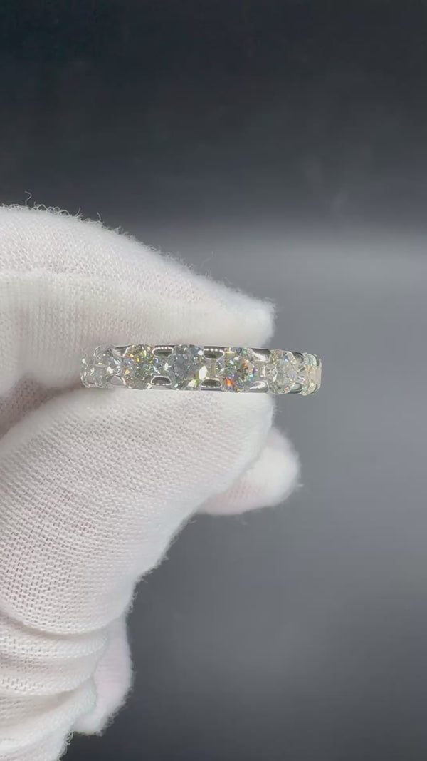 Massiver Memory Ring in 18 Karat Weißgold mit hochfeinen Brillanten