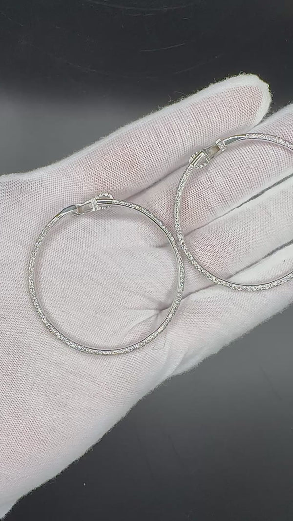 Außergewöhnliche 18Karat Weißgold Ohrringe mit 286 Brillanten