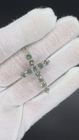 Spektakuläres Brillantkreuz in 18 Karat Weißgold – 3,53 Karat Feuer