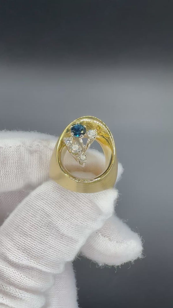 Handgefertigter Ring in 18 Karat Gelbgold mit Brillanten & Saphir