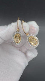 Moderne Madonna Ohrringe in 14 Karat Gold mit feinen Brillanten