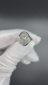 Zeitloser Ring in 14 Karat Weißgold mit feinen Brillanten