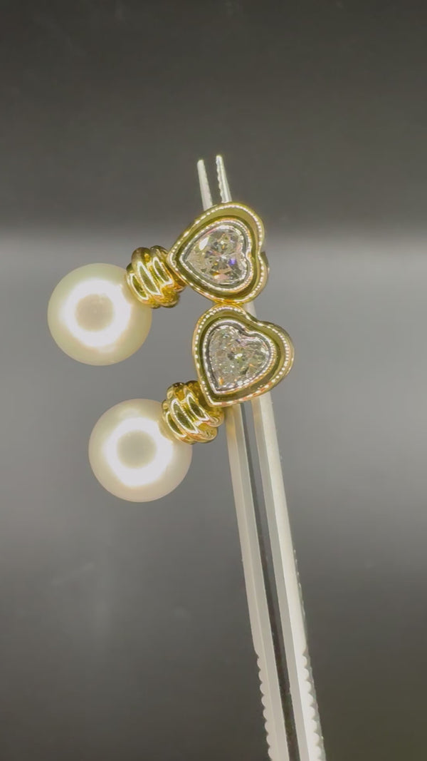 Romantische Ohrringe in 18 Karat Gold mit Herz-Brillanten & Akoya-Perlen
