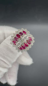 Ausgefallener Cocktailring in 18 Karat Gold mit Rubinen und Brillanten