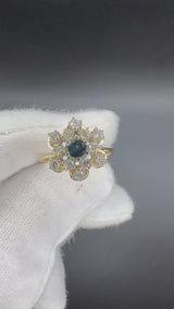 Verspielter Ring in 14 Karat Gelb- und Weißgold mit Saphir & Brillanten