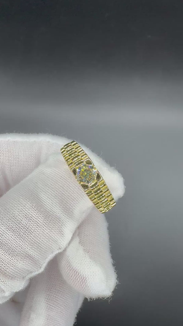Massiver Ring in 18 Karat Gelbgold mit feinem Brillant 0,50 Karat