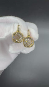 Elegante Kreolen in 18 Karat Gelbgold mit lebhaften Rauchquarzen