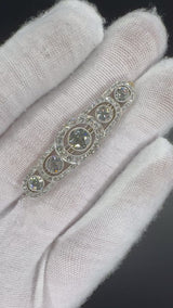 Eindrucksvolle Art-Deco Brosche in 14 Karat Gold mit großen Altschliff Diamanten