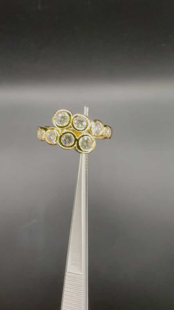 Stilvoller und eleganter Ring in 18 Karat Gelbgold mit hochfeinen Brillanten