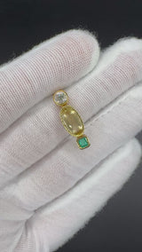 Moderner Anhänger in 18 Karat Gelbgold mit Brillant, Smaragd & Goldberyll