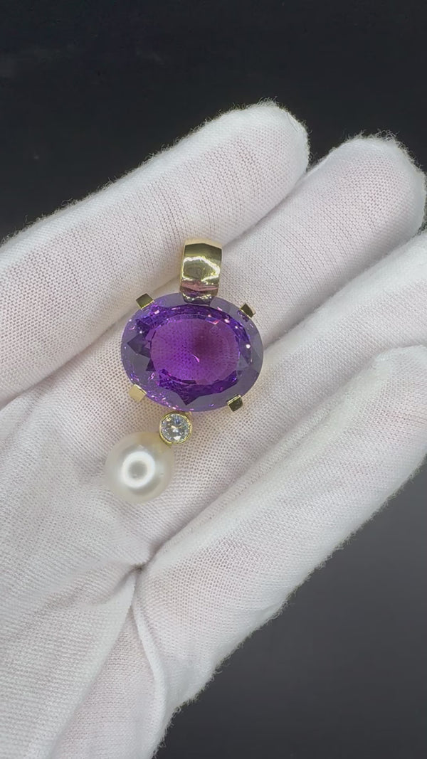 Beeindruckender Anhänger in 18 Karat Gelbgold mit feinen Amethyst, Brillant & Südsee-Perle