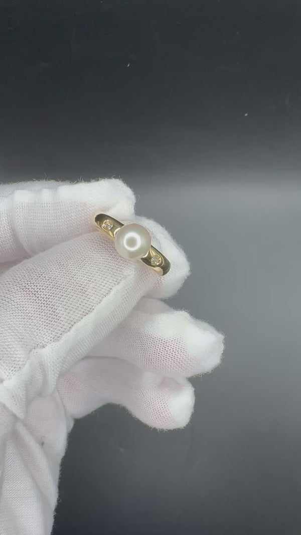 Zeitloser und stilvoller Gelbgoldring in 18 Karat mit Brillanten und Perle - Original Wempe